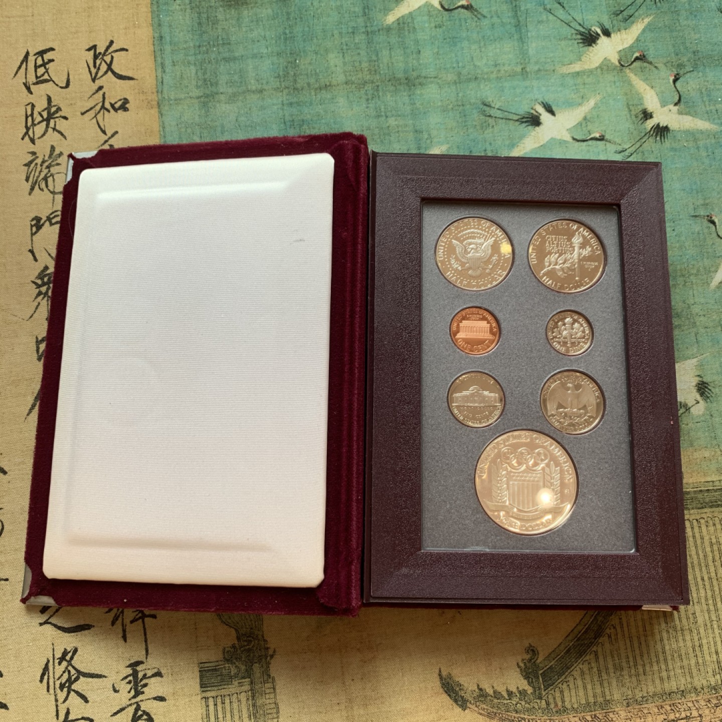 《竞宝斋》第37场-周日 首场自动拍卖 2件或者满200包顺丰 原装美国1992年7枚套本垒打精制币最大的是银币26.73克