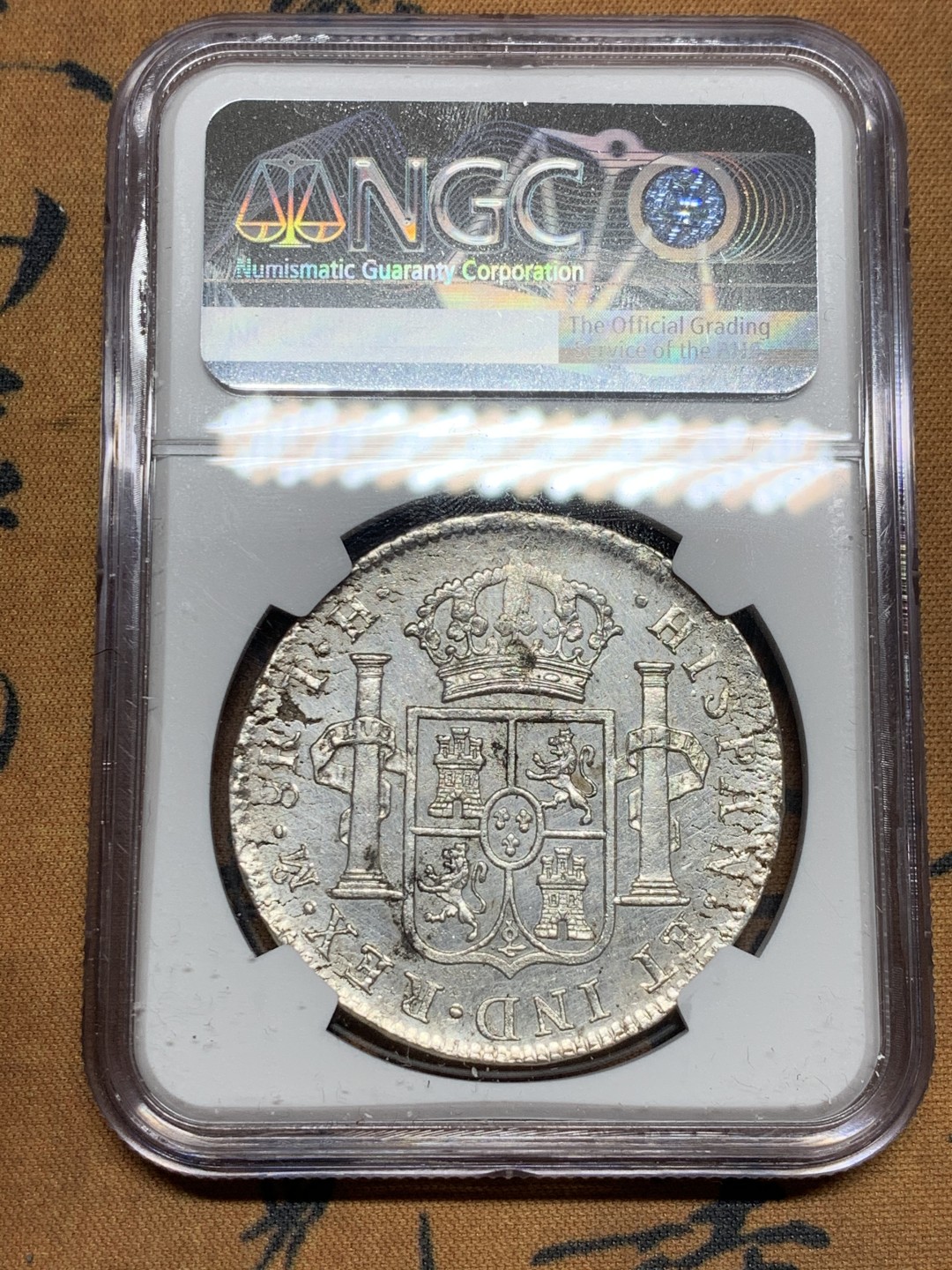 《竞宝斋》第36场-本周日 （全场顺丰包邮） NGC评级 墨西哥 1805年 卡四 8R 双柱 银币 双面深打 币胚原始状态