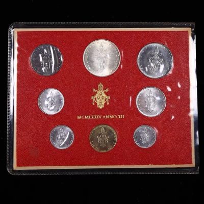 精品套币专拍场 - 梵蒂冈早期8枚装官方套币（含一枚500里拉银币）