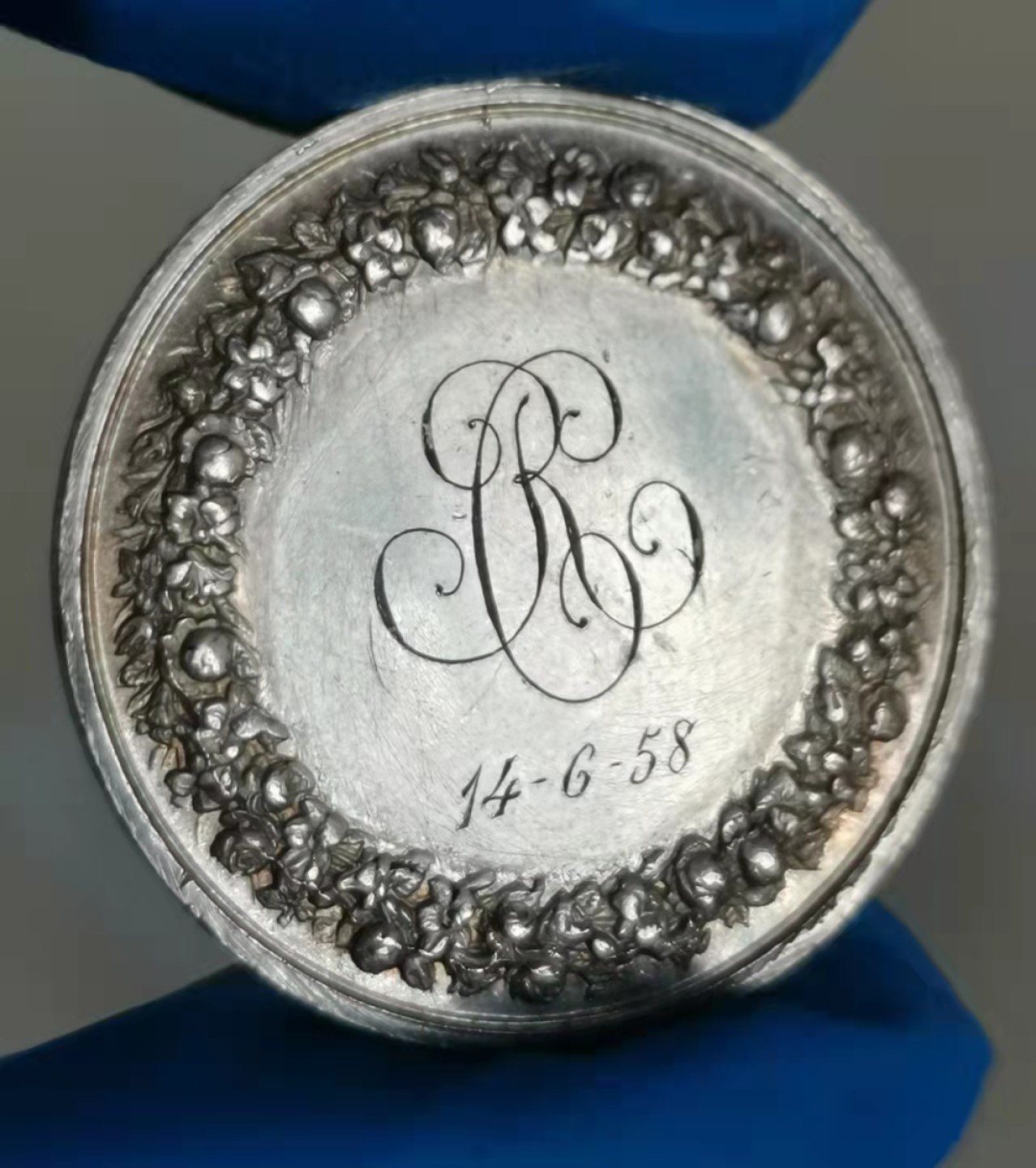 瓶子🏺第28期拍卖会 法国1858年结婚纪念银章（淡金色）