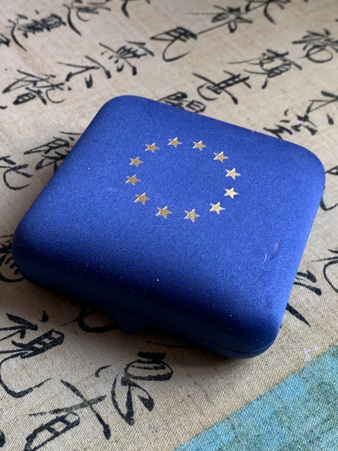 《竞宝斋》第37场-周日 首场自动拍卖 2件或者满200包顺丰 原蓝盒证书安道尔1994年女神像10第纳尔精制大银币31.6克