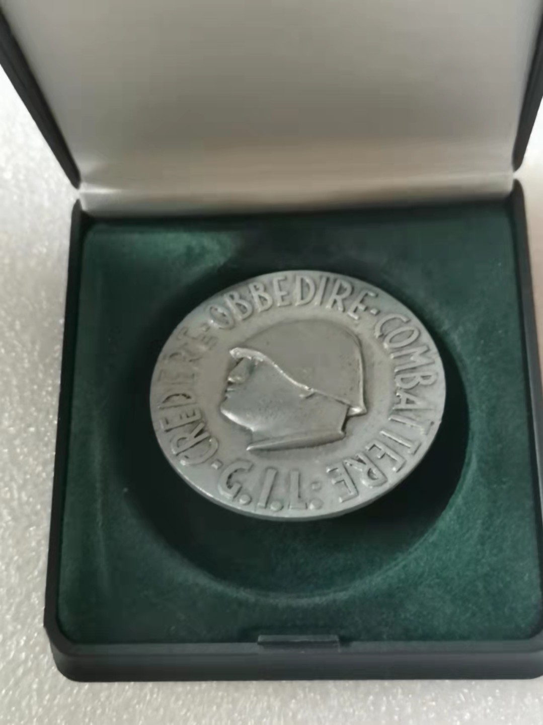 瓶子🏺第28期拍卖会 意大利墨索里尼铝制胸针