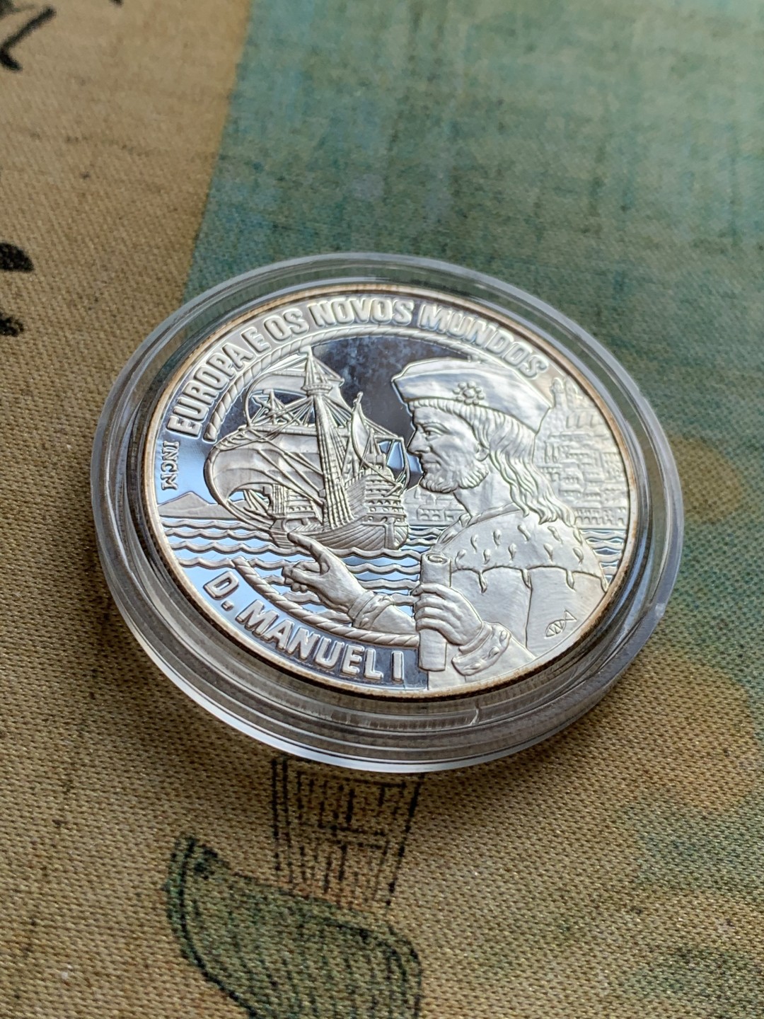 《竞宝斋》第37场-周日 首场自动拍卖 2件或者满200包顺丰 蓝盒证书 葡萄牙帆船系列 1994年曼努埃尔一世 25ECU 精制大银币