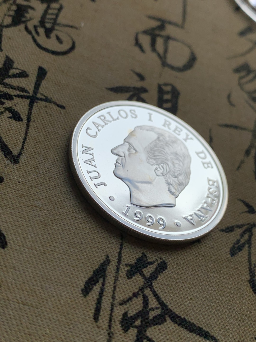 《竞宝斋》第37场-周日 首场自动拍卖 2件或者满200包顺丰 原黄盒证书 西班牙1999年 悉尼奥运水球 1000比塞塔 精制银币