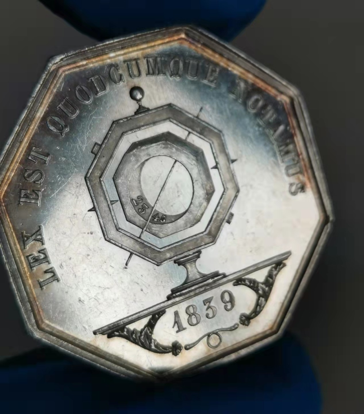 瓶子🏺第28期拍卖会 法国1839年原铸皇家司法JETON银质八角（五彩品）