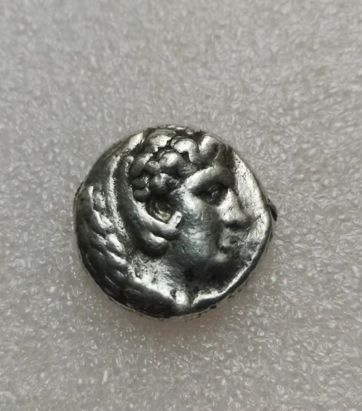 瓶子🏺第28期拍卖会 古希腊公元前280年亚历山大大帝狮盔4德拉克马银币（银色极好）