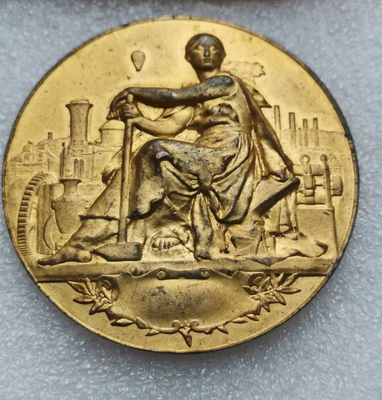 瓶子🏺第28期拍卖会 1910年意大利罗马工业与航空展会镀金铜章