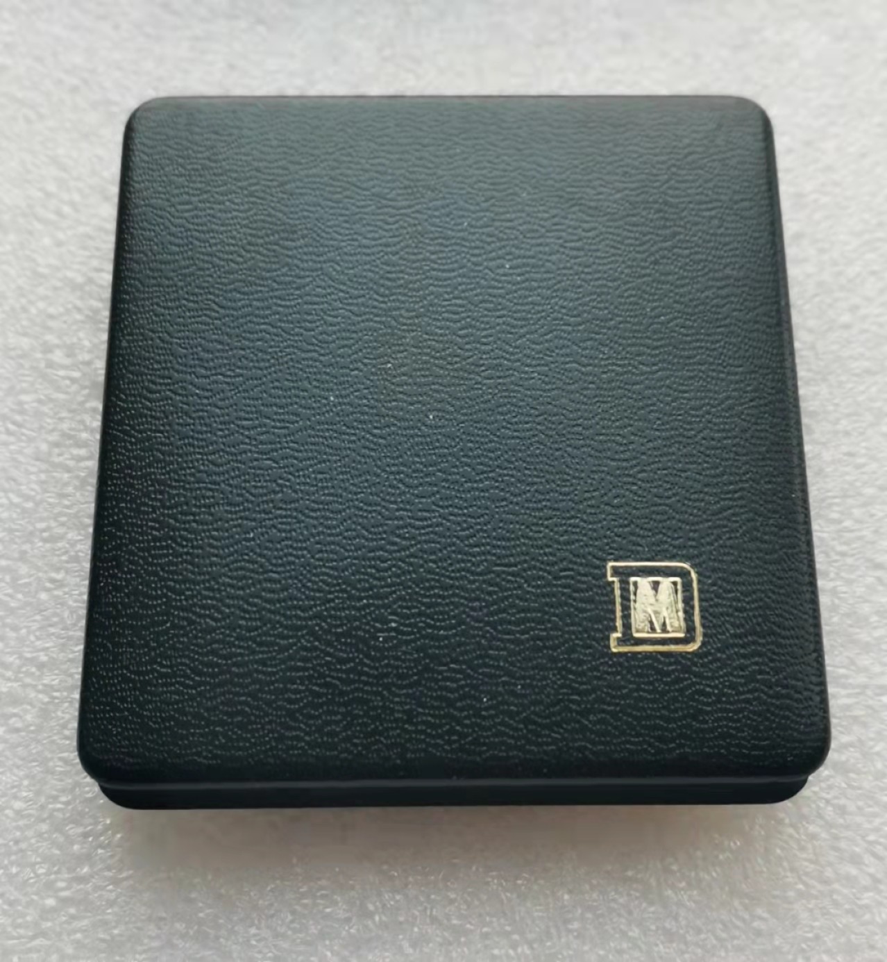 瓶子🏺第28期拍卖会 意大利墨索里尼铝制胸针