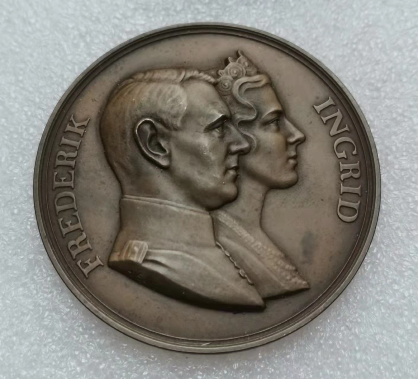 瓶子🏺第28期拍卖会 1935年丹麦王子弗里德里克结婚纪念铜章