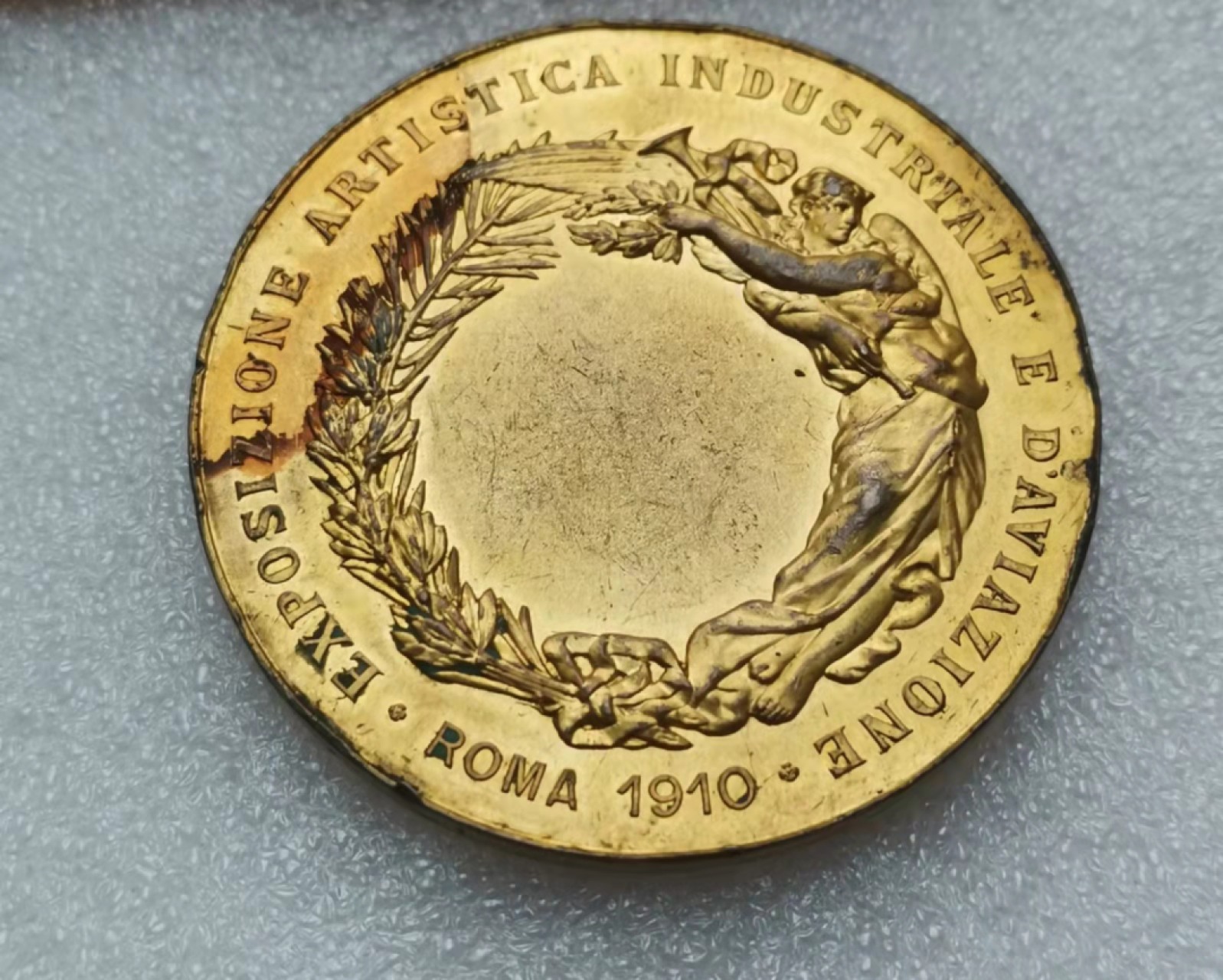 瓶子🏺第28期拍卖会 1910年意大利罗马工业与航空展会镀金铜章