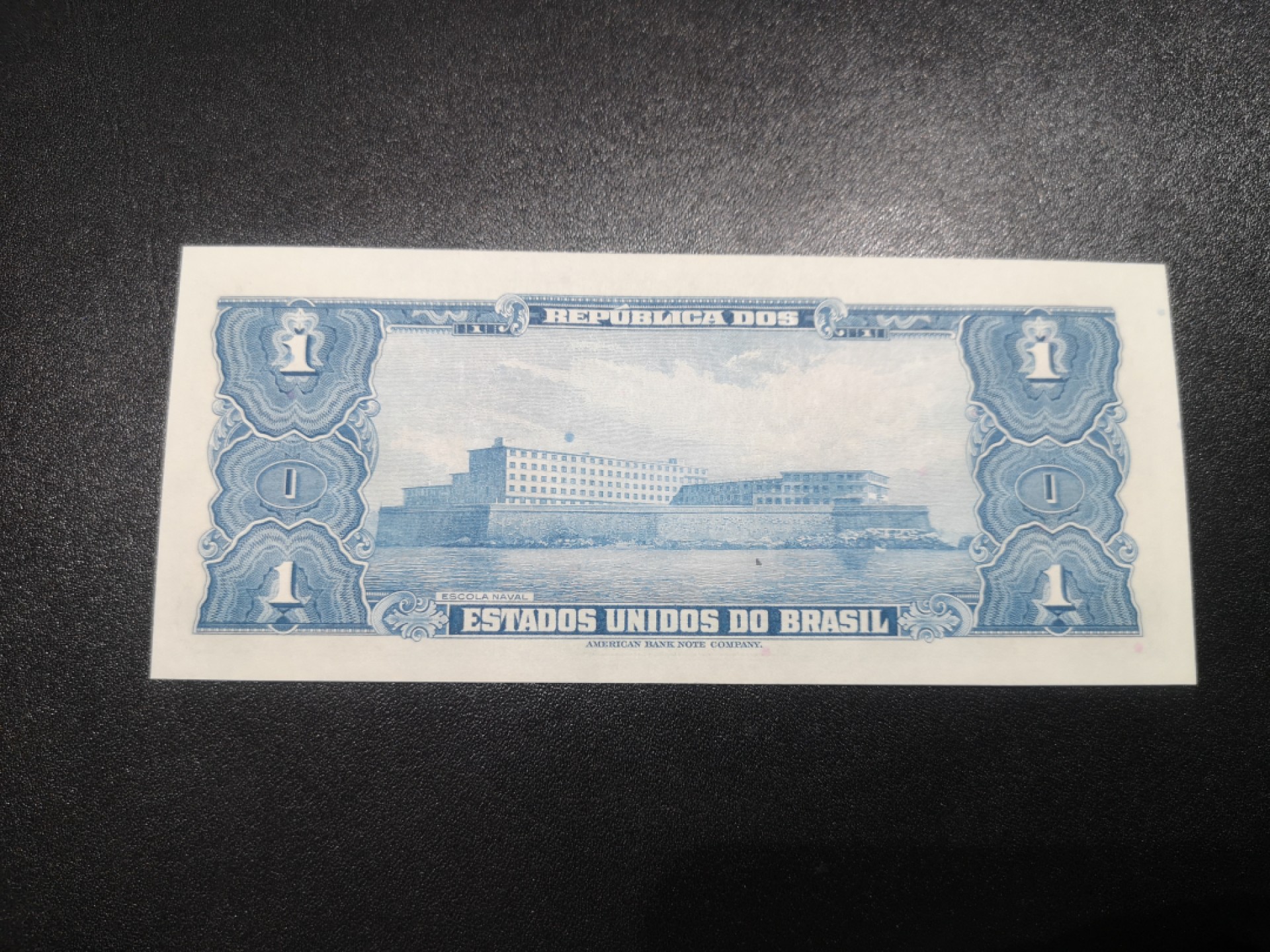 《外钞收藏家》第一百七十期拍卖（本期59件） 巴西1克鲁塞罗 手签版 全新 轻微受潮（美钞公司版）