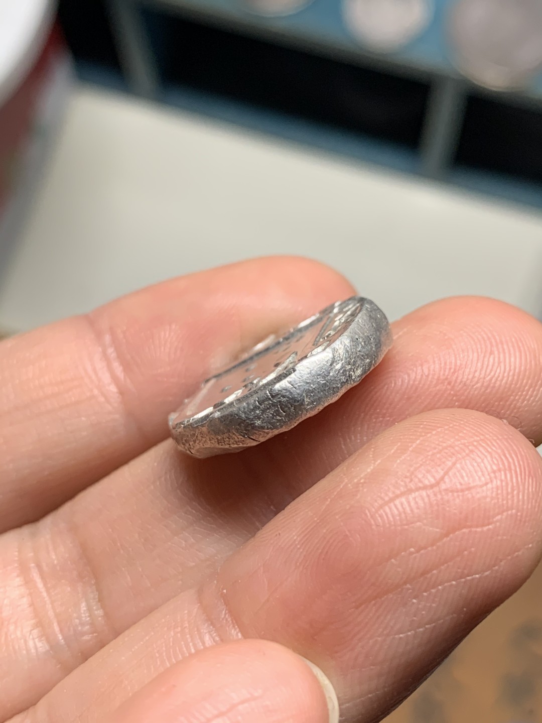 《竞宝斋》第38场-本周一 （全场顺丰包邮） 印度马拉塔帝国 1卢比银币 1761-1771 帕什瓦王 少见梵帕贡厂打制，少见垂叶花版，带出厂戳记，顶级窖藏品；马拉塔帝国是莫卧儿帝国的继任者，短暂统治南印度后，便被东印度公司吞并，比一般常见的莫卧儿少见很多