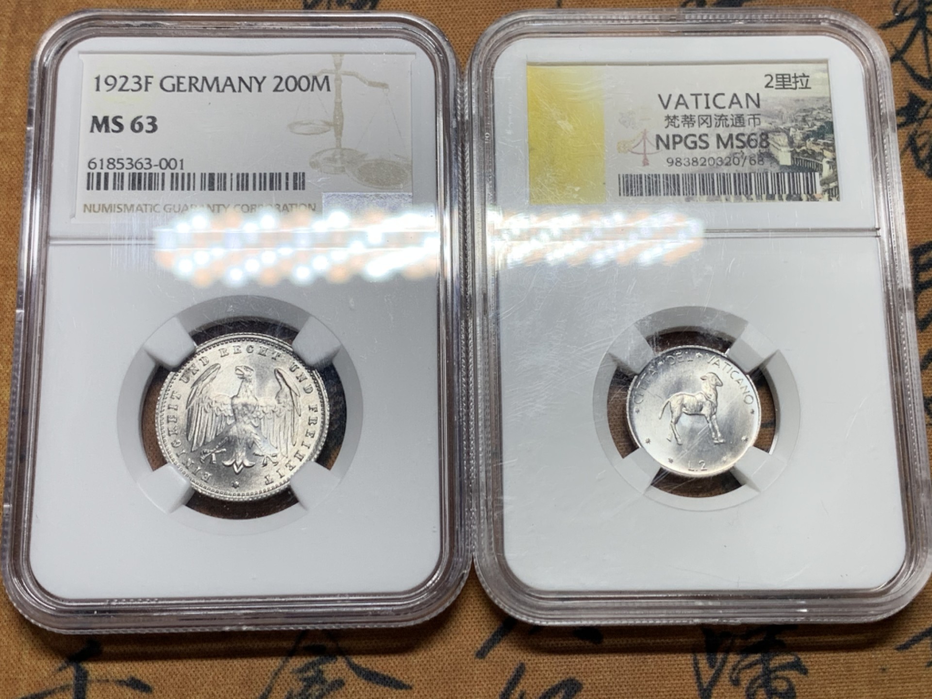《竞宝斋》第38场-本周一 （全场顺丰包邮） （两枚一组）NGC-MS63 德国魏玛200马克1923F + 众诚-MS68 梵蒂冈2里拉1970/VIII 光度一流！
