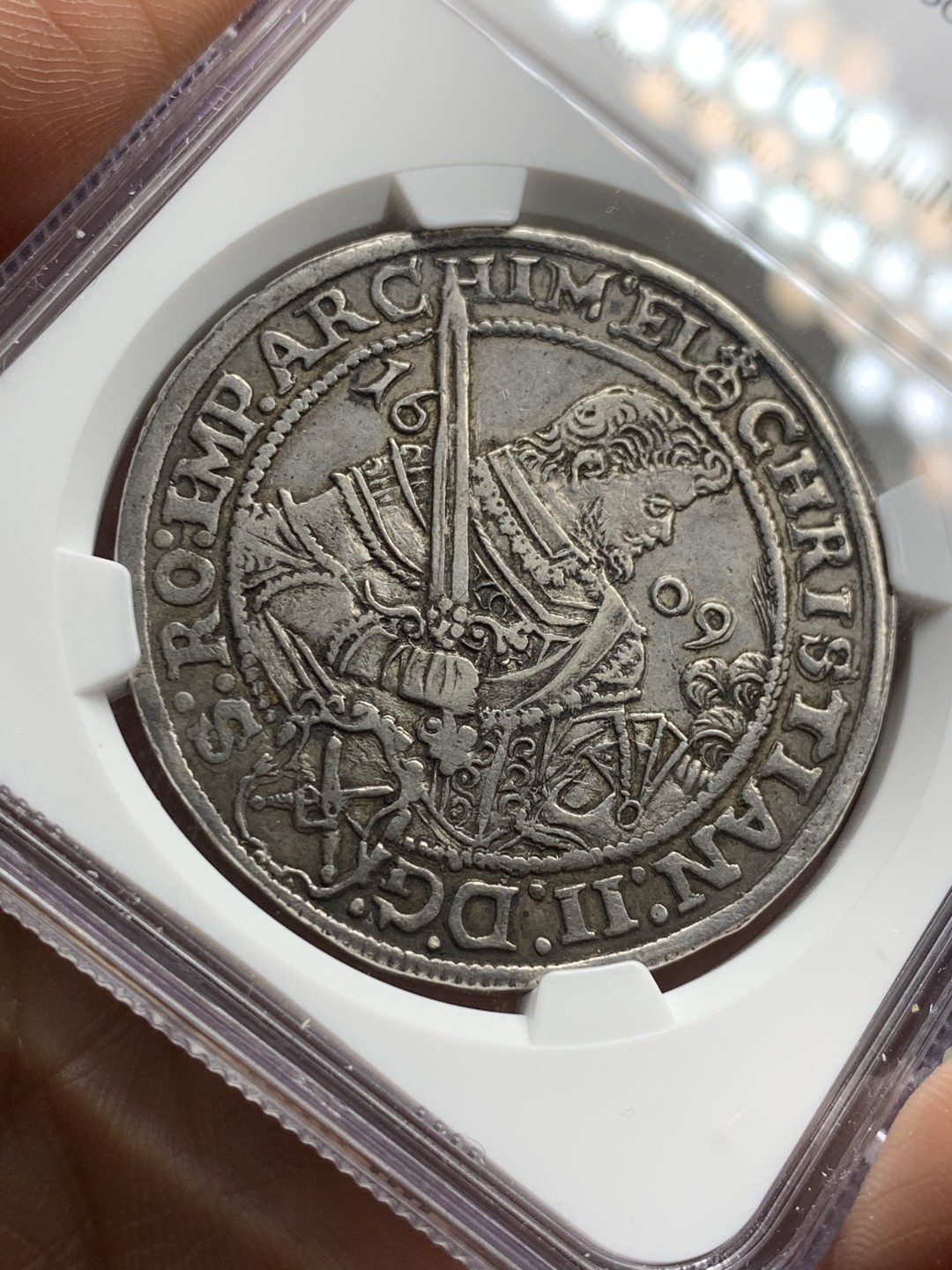 《竞宝斋》第38场-本周一 （全场顺丰包邮） NGC-AU50 德国萨克森 1609年 克里斯蒂安二世持剑 大泰勒 黑包浆好品 VF没分的裸币已经超过300欧元