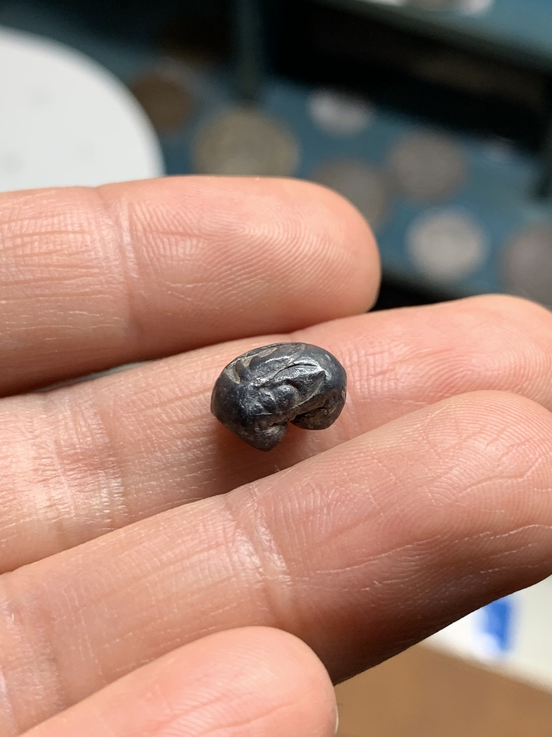 《竞宝斋》第38场-本周一 （全场顺丰包邮） 泰国（暹罗）阿育陀耶王朝 1351-1767年 1 萨仑古银铢锭 早期 大象海螺压印 非晚期曼谷王朝屁股锭，非常罕见，黑漆古包浆