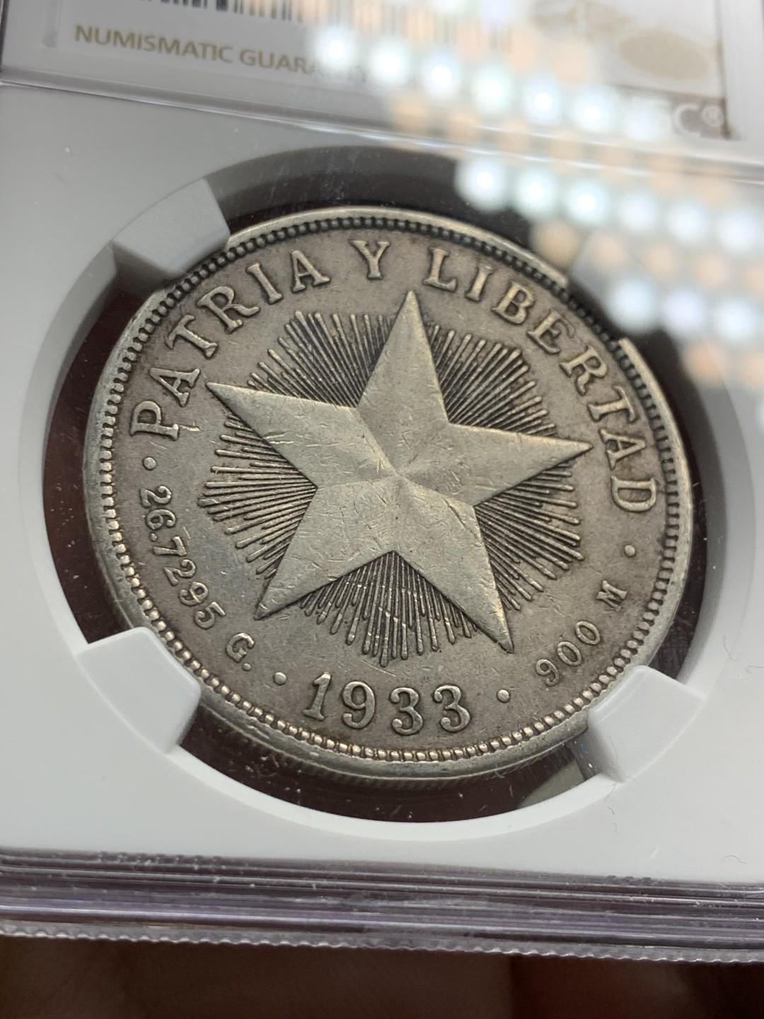 《竞宝斋》第38场-本周一 （全场顺丰包邮） NGC-XF 古巴 1933年 大五星 1比索 大银币 这样的包浆居然说有洗 还有没有天理