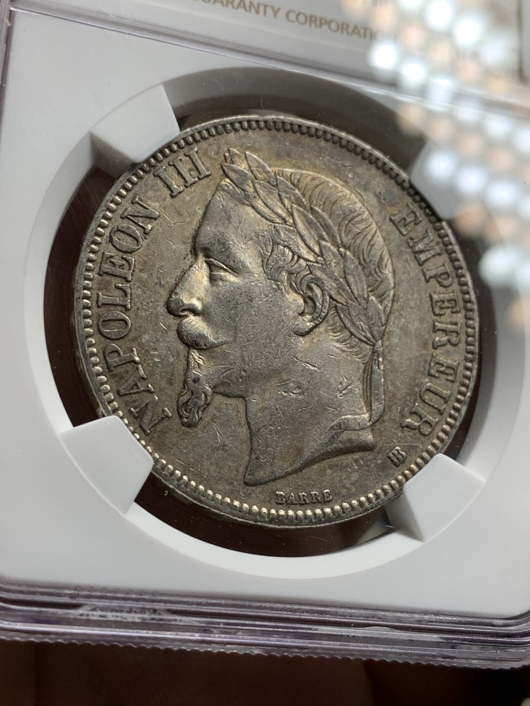 《竞宝斋》第38场-本周一 （全场顺丰包邮） NGC-AU 法国 1868年 拿破仑三世 5法郎 大银币 老包浆带点淡金色彩 居然说有洗不给分 可以送评