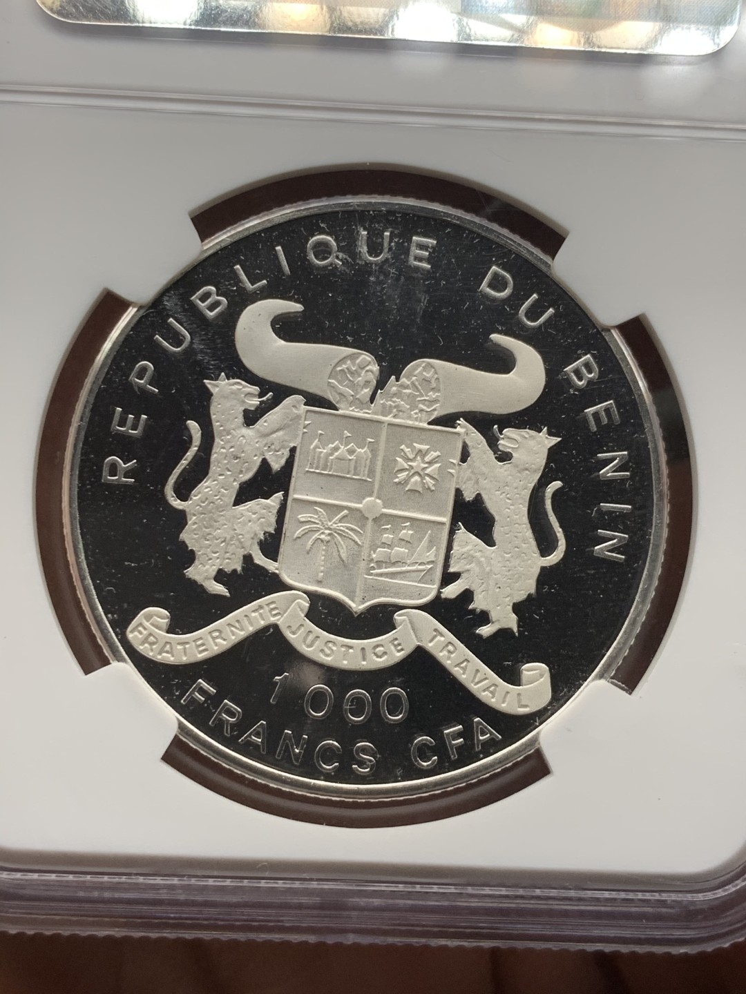 《竞宝斋》第38场-本周一 （全场顺丰包邮） NGC-PF 68UC 贝宁（1992）年1000法郎国家纪念银币