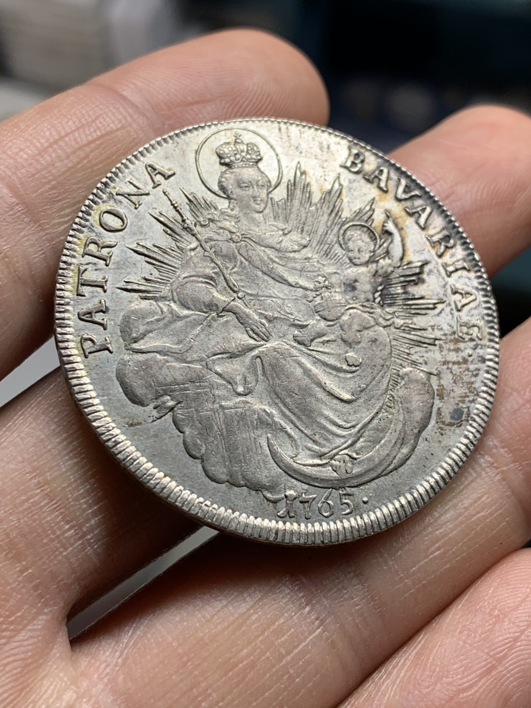 《竞宝斋》第38场-本周一 （全场顺丰包邮） 德国巴伐利亚 1765年 圣母抱婴 大泰勒 银币 带光原味好品 可以博分的品相