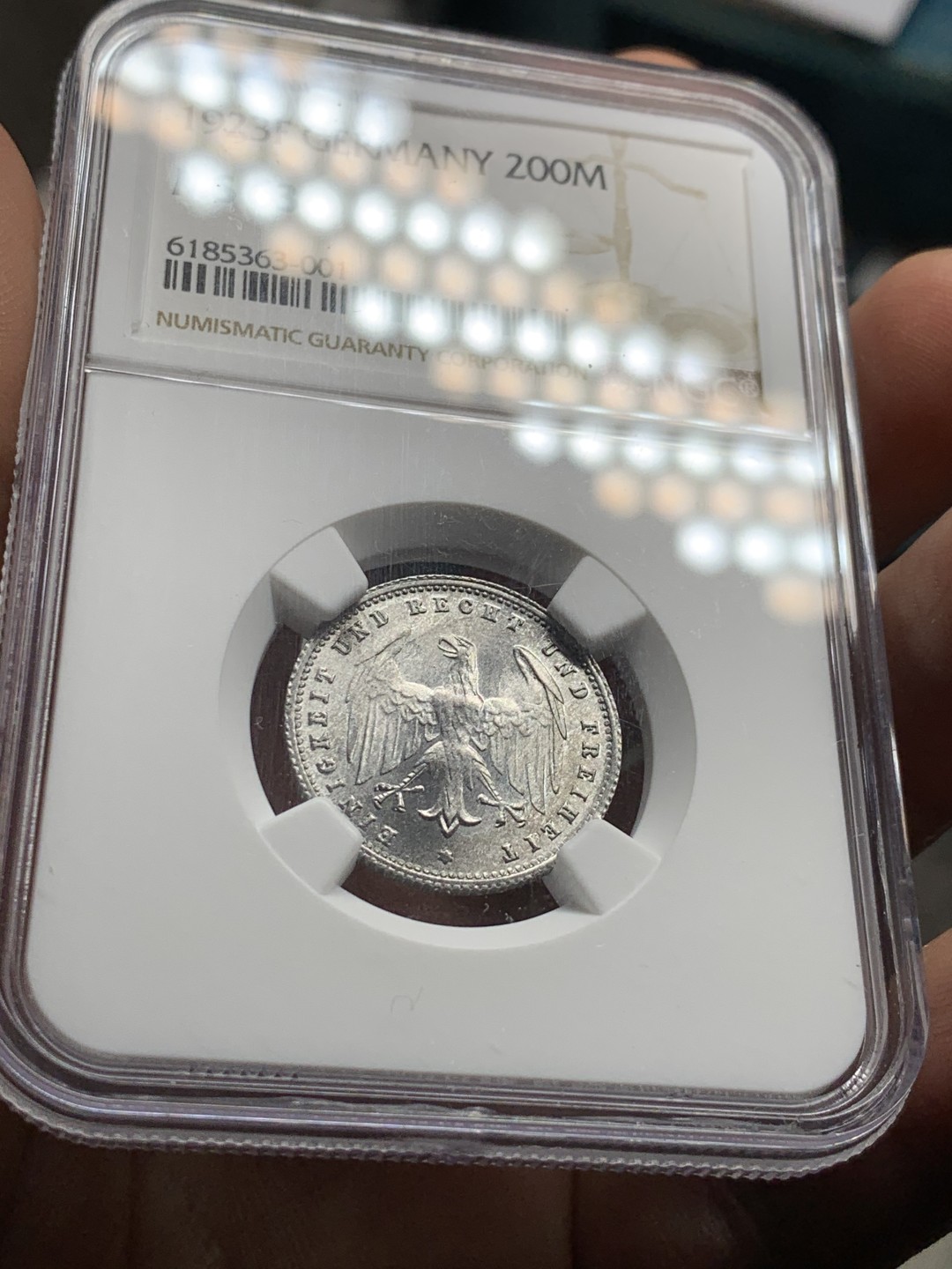 《竞宝斋》第38场-本周一 （全场顺丰包邮） （两枚一组）NGC-MS63 德国魏玛200马克1923F + 众诚-MS68 梵蒂冈2里拉1970/VIII 光度一流！