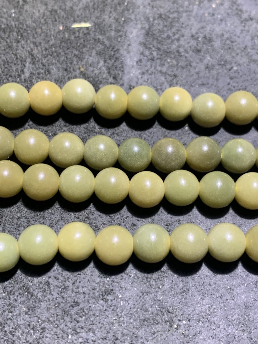 罕见风化帝王绿菩提根108圆珠手串一条，