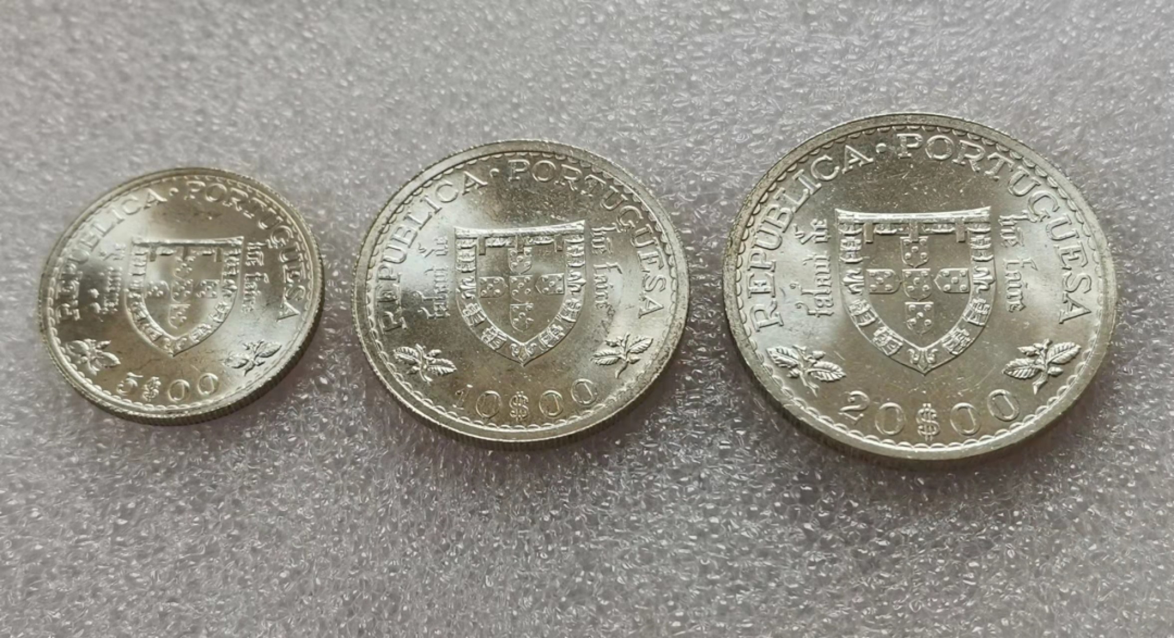 瓶子🏺第29期拍卖会 葡萄牙1960年三枚套（BU）