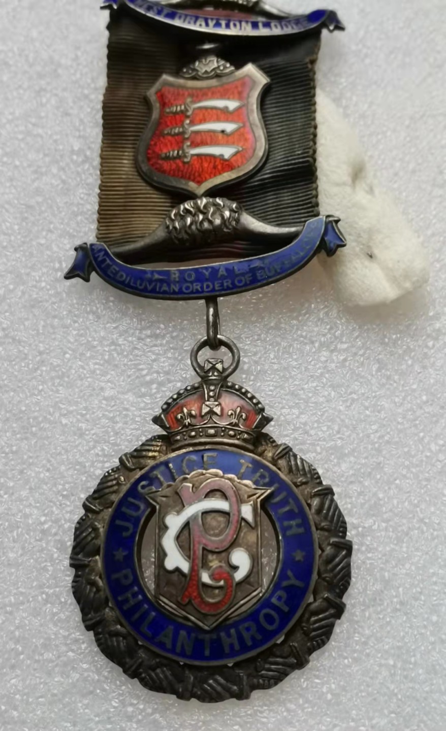 瓶子🏺第29期拍卖会 英国1949年皇家公牛互助会会监（Senior Warden）银质奖章