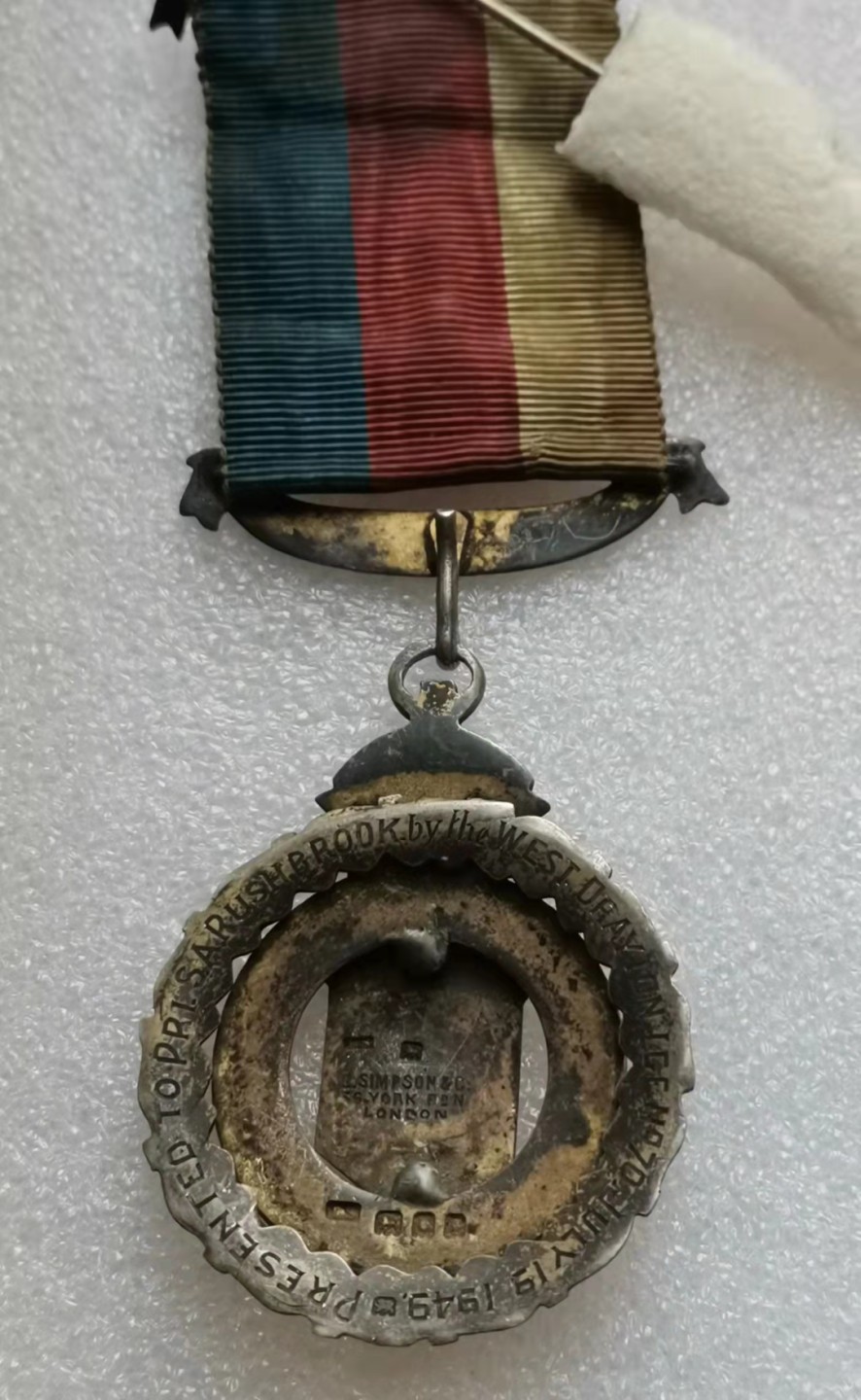 瓶子🏺第29期拍卖会 英国1949年皇家公牛互助会会监（Senior Warden）银质奖章