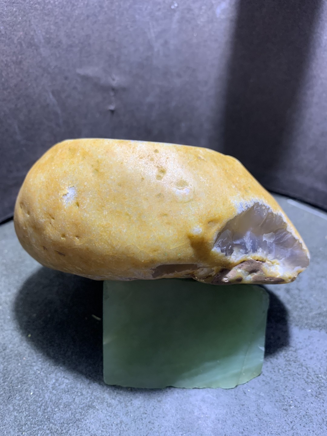 精美天然原皮玛瑙原石雕刻达摩祖师摆件，把件一个，