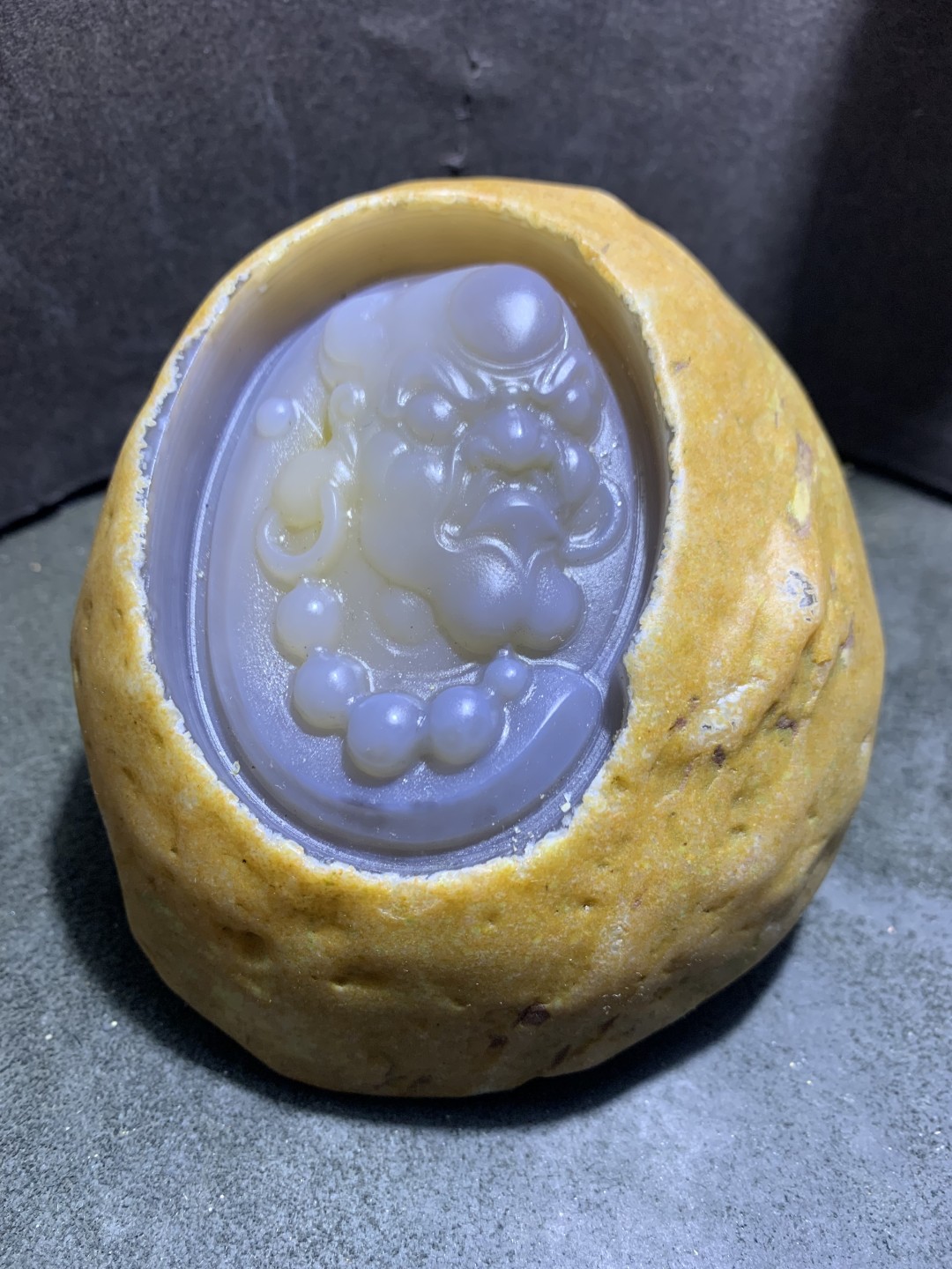 精美天然原皮玛瑙原石雕刻达摩祖师摆件，把件一个，