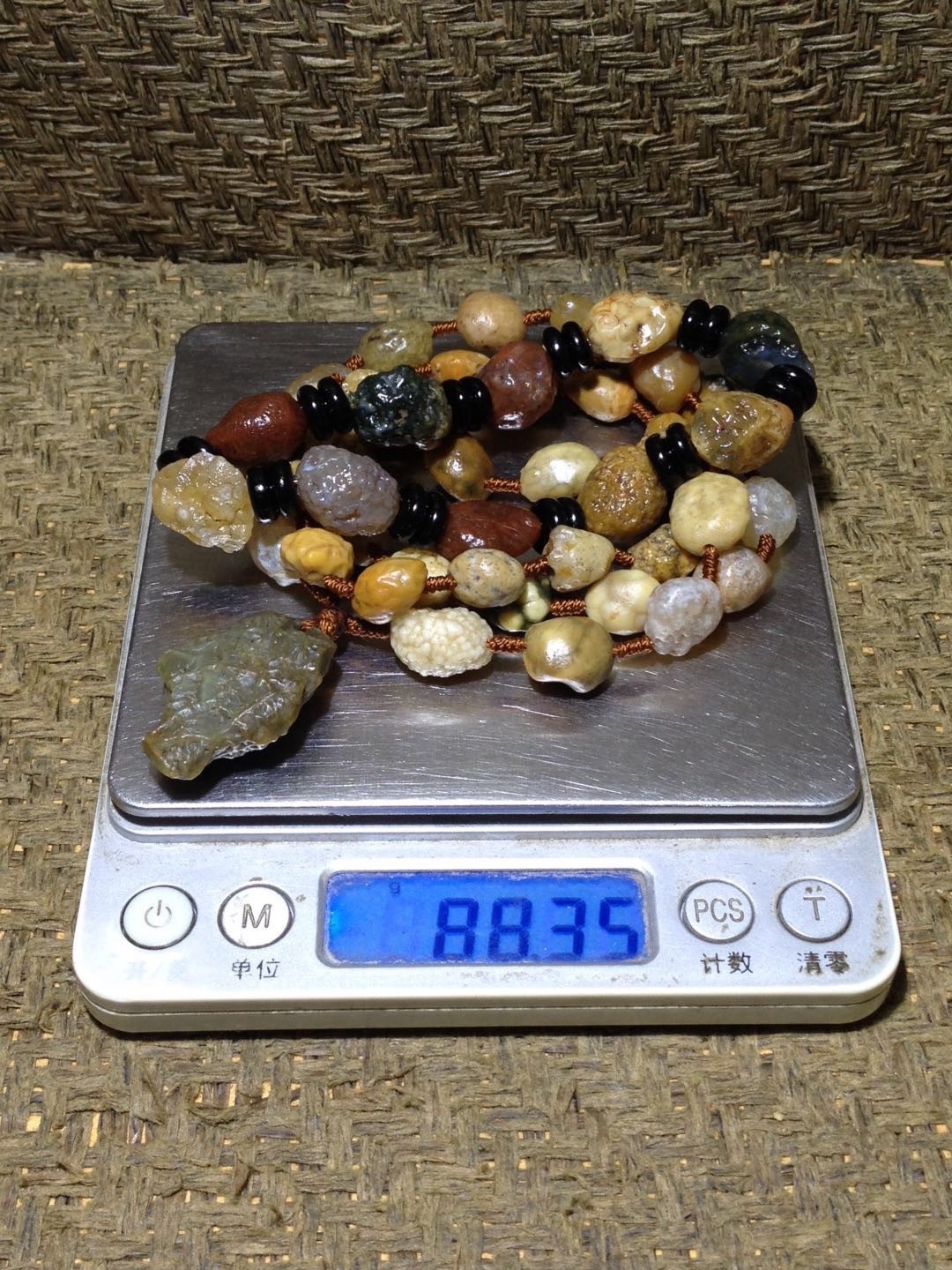 精美戈壁筋脉石老料原石项链加筋脉石手串！