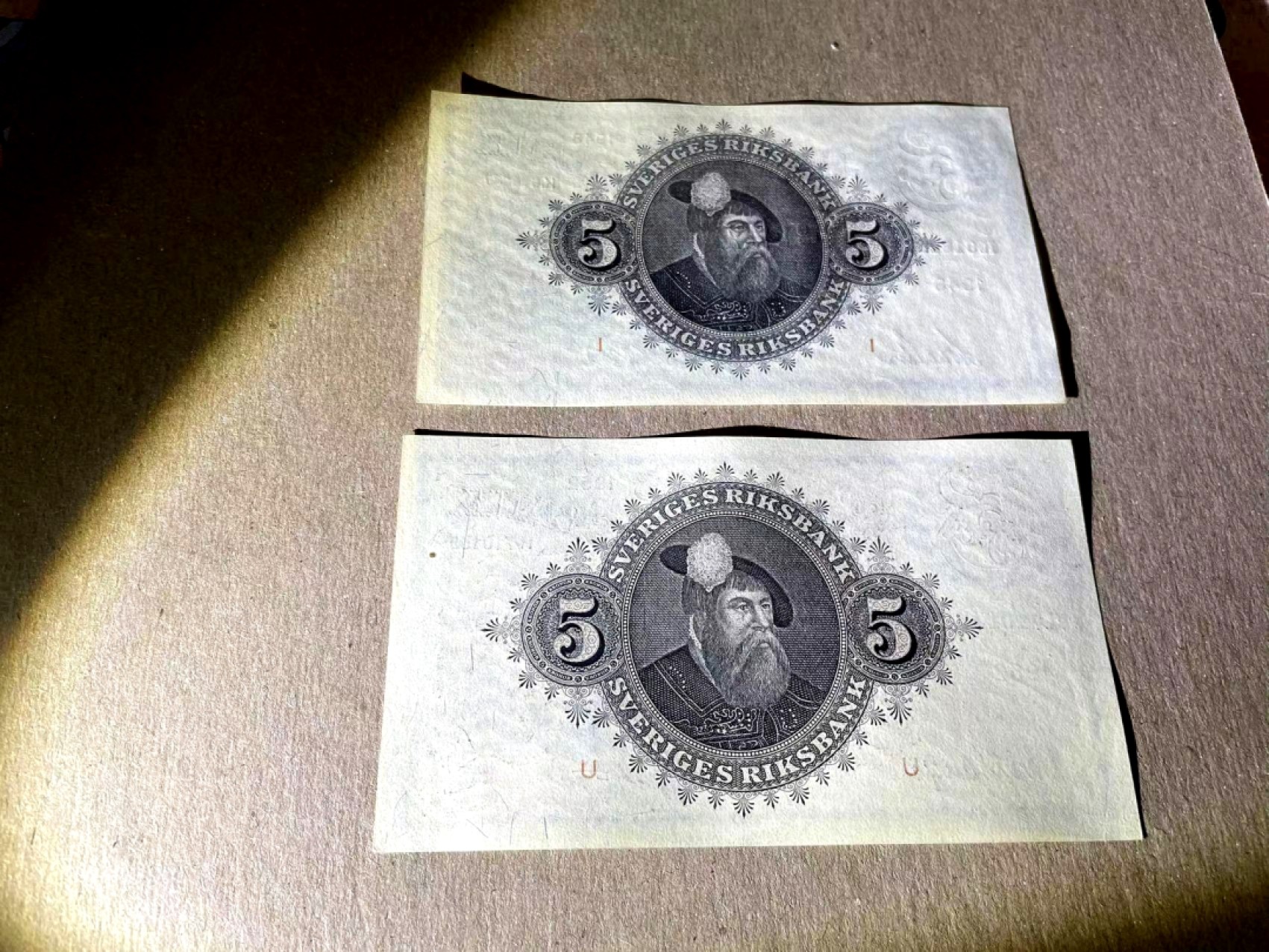 【Blue Auction】✨世界纸币精拍第166期——利奥波德二世（共105拍） 【一组2张】瑞典 1948/1952年5克朗 全新UNC 雕刻精美