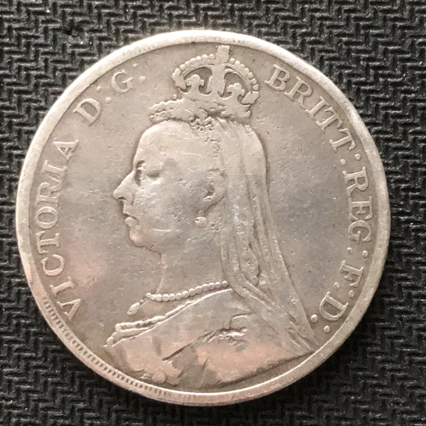 【保诚微拍】【自动拍卖、全场包邮】第19期 $ 硬币专场 $ 英国 维多利亚女王 1889年 克朗 高冠版 马剑 大银币 （28克，92.5%银）XF