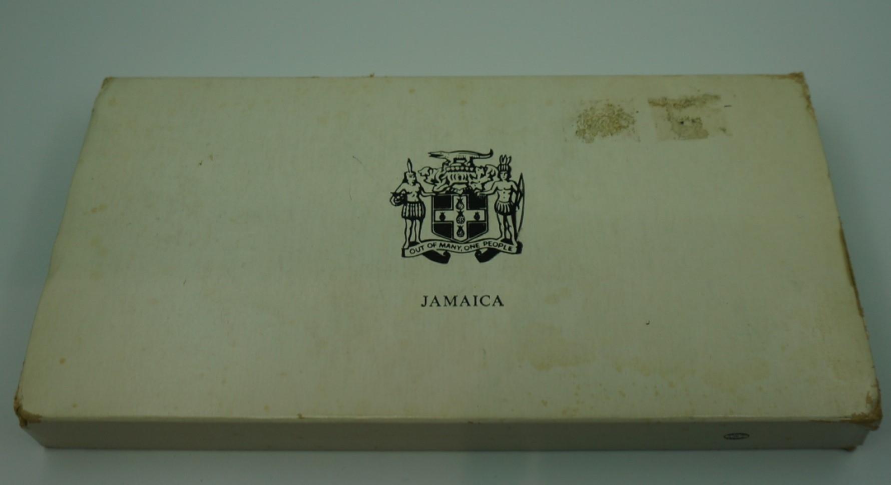 乐游外币首个限时专场—各国精装套币 1976牙买加9枚精制套币含2枚大银币发行量22900套