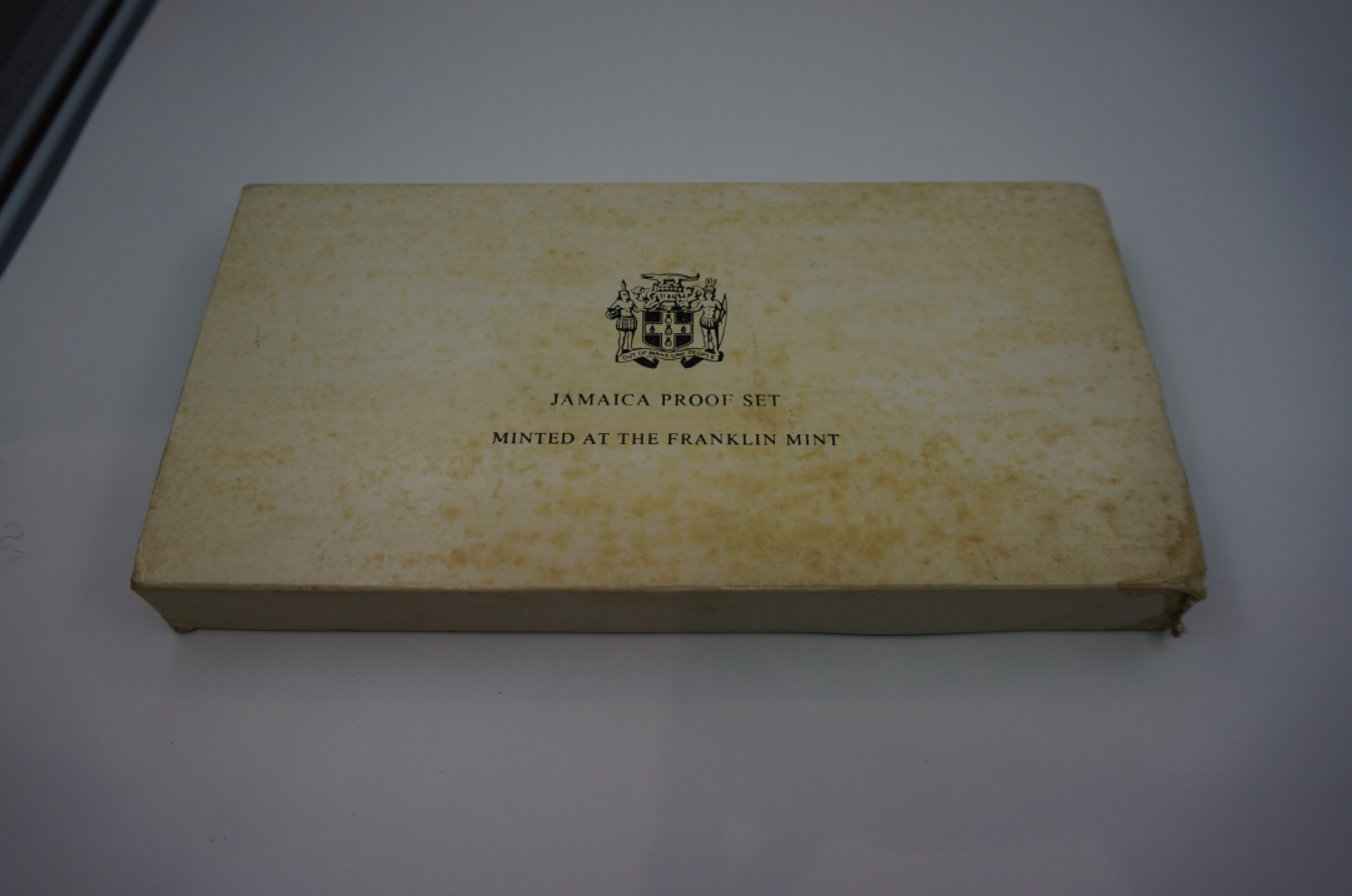 乐游外币首个限时专场—各国精装套币 1979牙买加9枚精制套币含2枚大银币发行量4049套