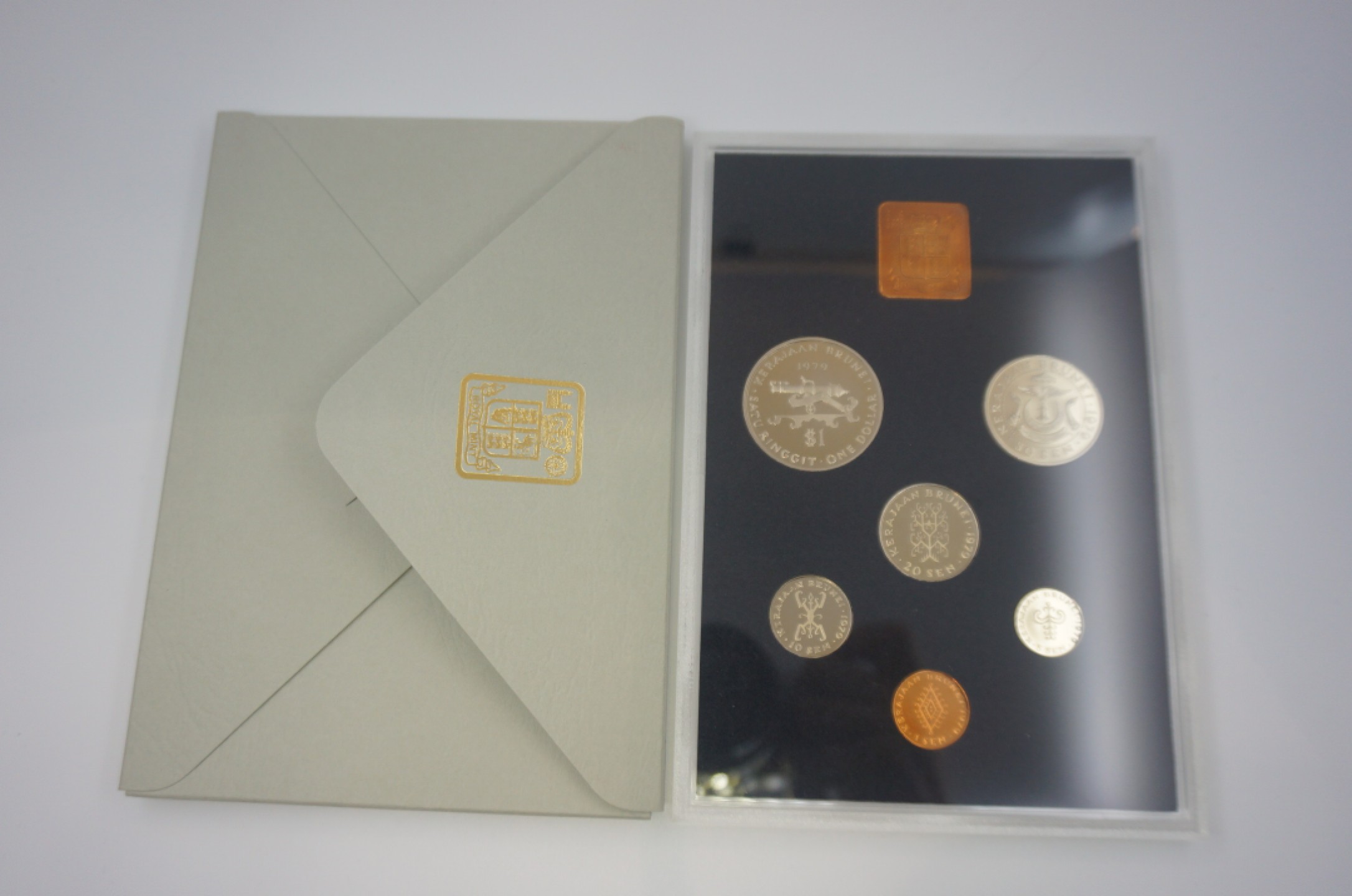 乐游外币首个限时专场—各国精装套币 1979文莱6枚精制套币