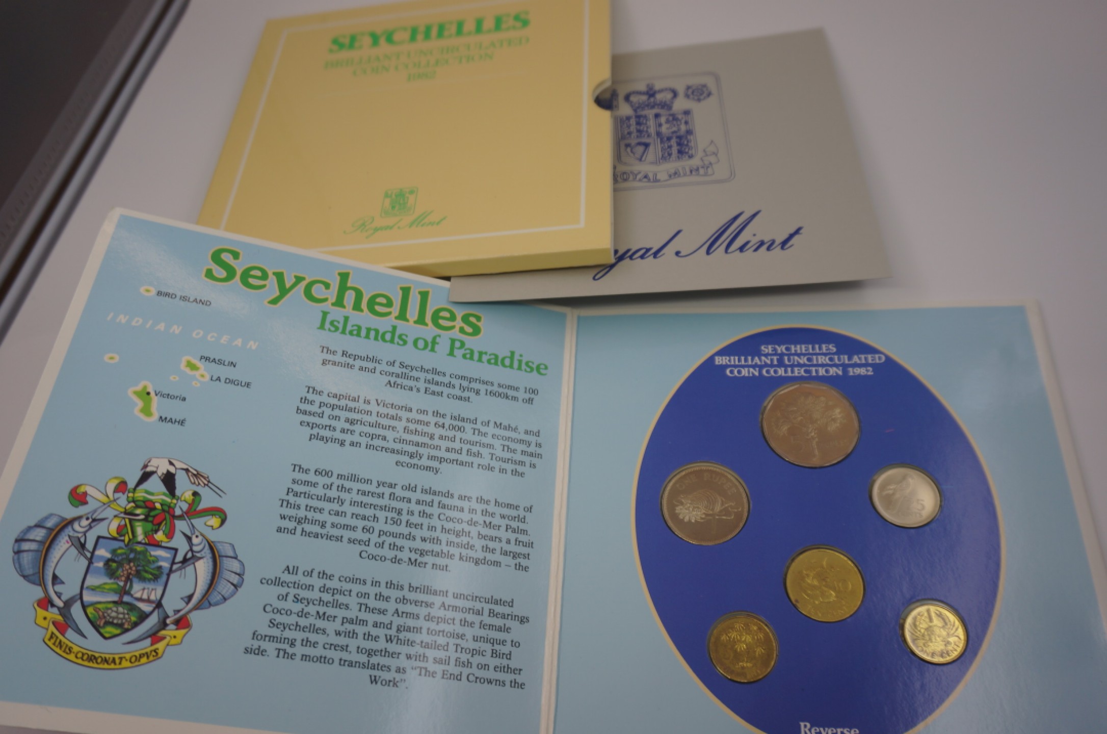 乐游外币首个限时专场—各国精装套币 1982塞舌尔6枚精装套币