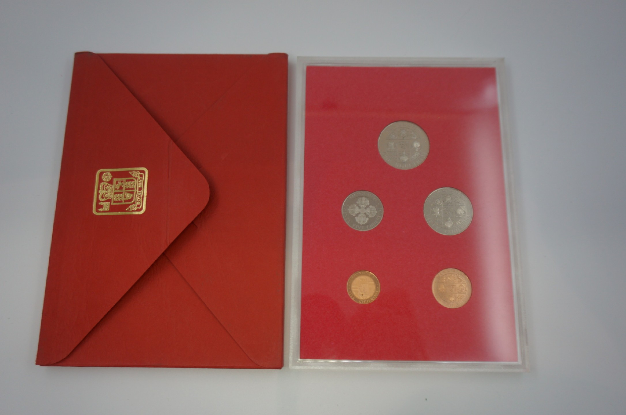 乐游外币首个限时专场—各国精装套币 1979不丹5枚精制套币