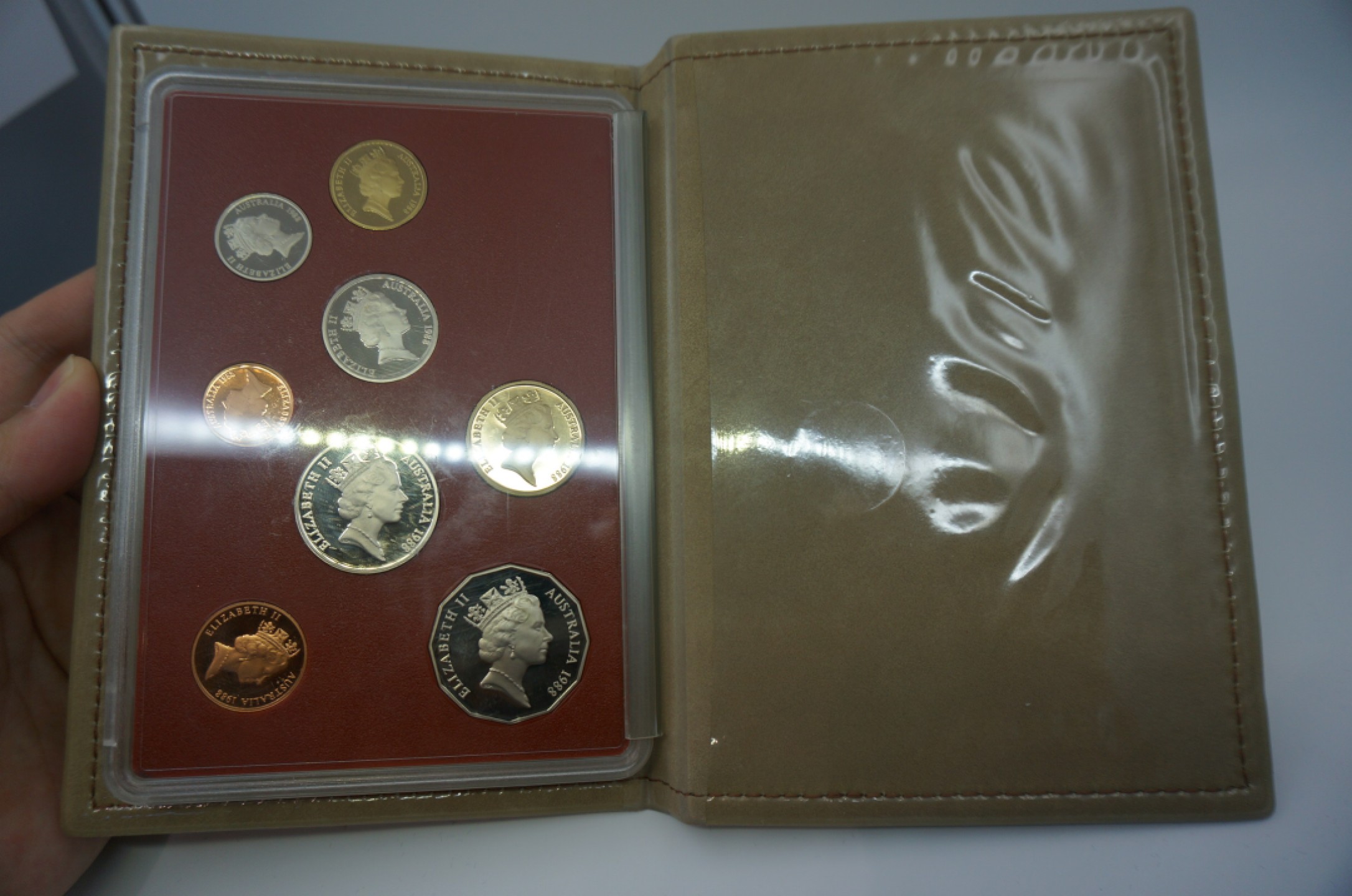 乐游外币首个限时专场—各国精装套币 1988澳大利亚8枚精制套币2枚纪念币