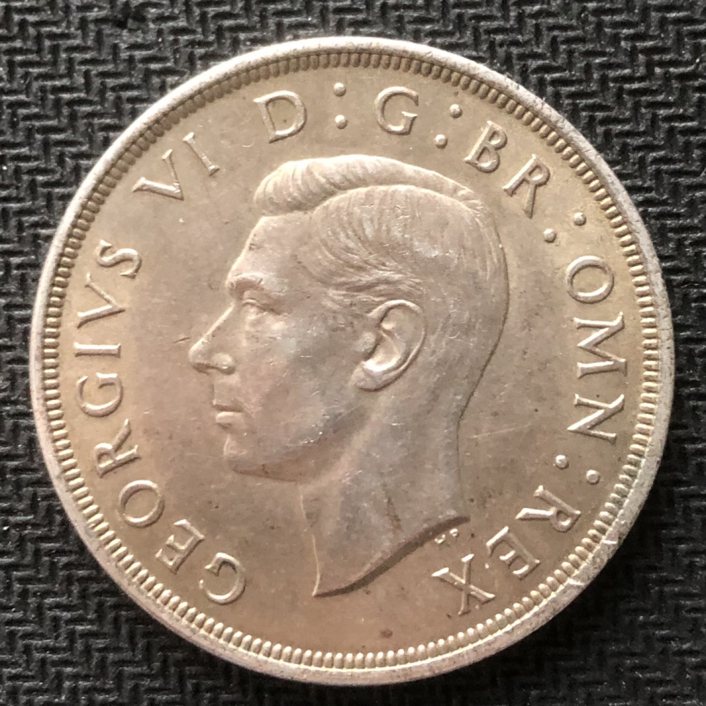 【保诚微拍】【自动拍卖、全场包邮】第19期 $ 硬币专场 $ 英国 乔治六世 1937年 银婚 25周年纪念 克朗 银币（28克 0.5银）UNC品！淡金色包浆！！！克朗型银币，升值品种！！