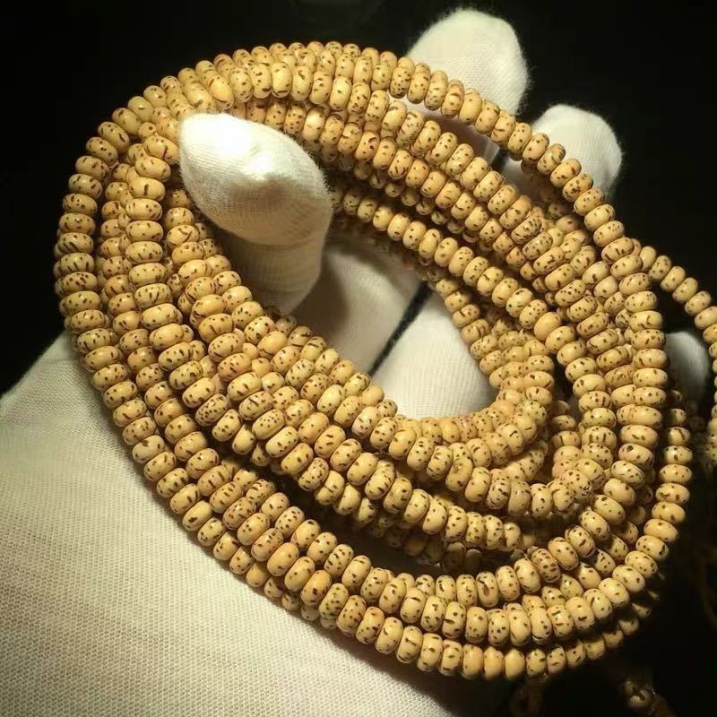 迷你小星月5×3MM菩提海南陈籽黄金籽佛珠原生态鸡油黄星月手链