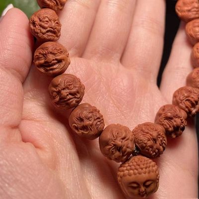 龙纹桃核雕刻十八罗汉手串佛像手持核雕文玩手串小核桃猴头橄榄核 龙纹桃核雕刻十八罗汉手串佛像手持核雕文玩手串小核桃猴头橄榄核