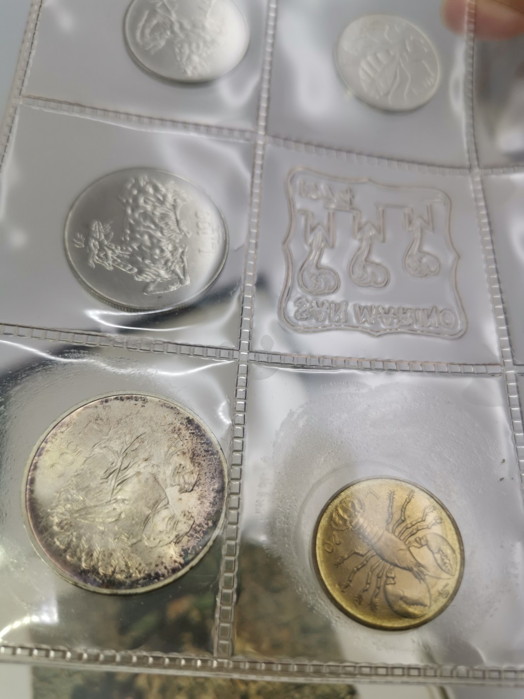 乐游外币首个限时专场—各国精装套币 1974圣马力诺8枚精装套币带银币小动物