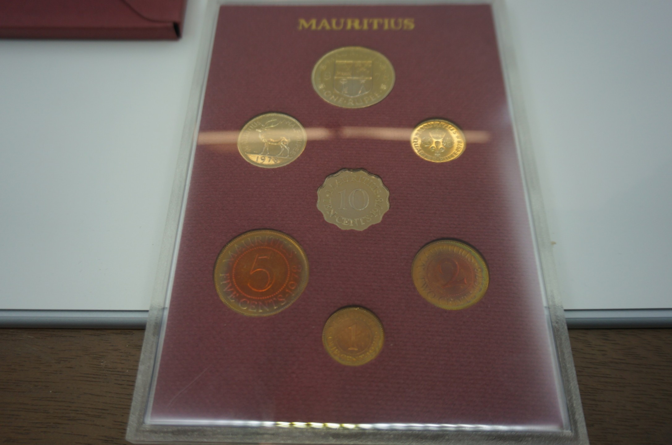 乐游外币首个限时专场—各国精装套币 1978毛里求斯7枚精制套币铜币五彩光