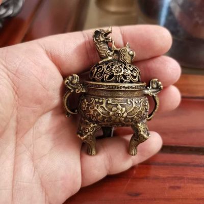 精铸浮雕花纹纯铜小香炉纯铜双耳三足貔貅小香炉摆件古玩做旧铜器 - 精铸浮雕花纹纯铜小香炉纯铜双耳三足貔貅小香炉摆件古玩做旧铜器