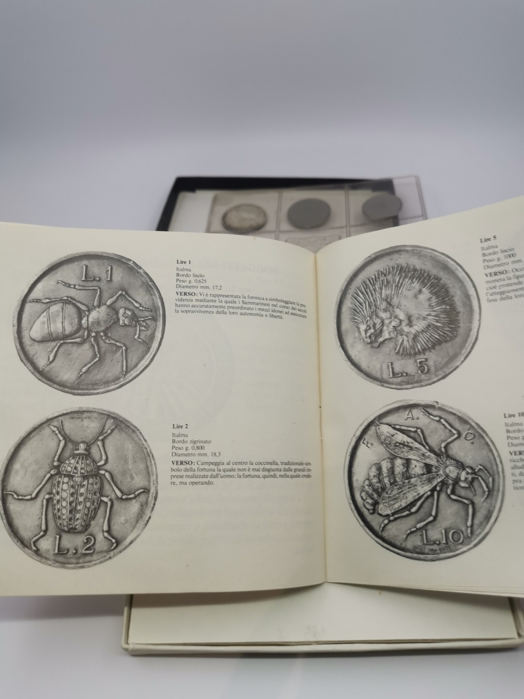 乐游外币首个限时专场—各国精装套币 1974圣马力诺8枚精装套币带银币小动物