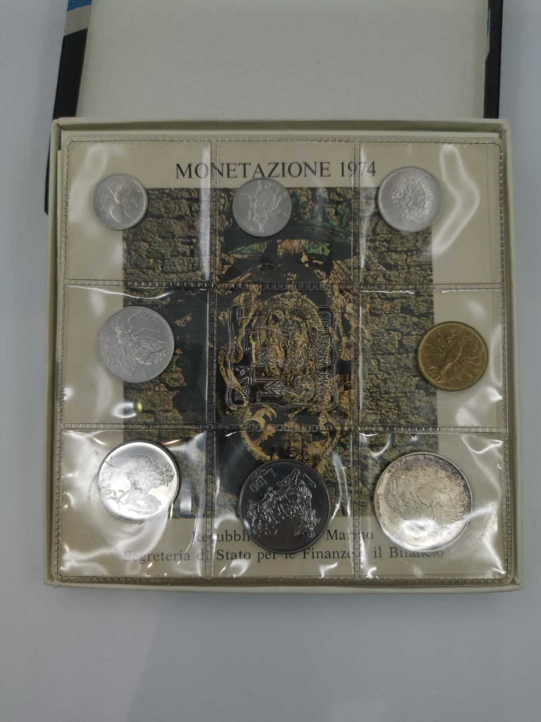 乐游外币首个限时专场—各国精装套币 1974圣马力诺8枚精装套币带银币小动物