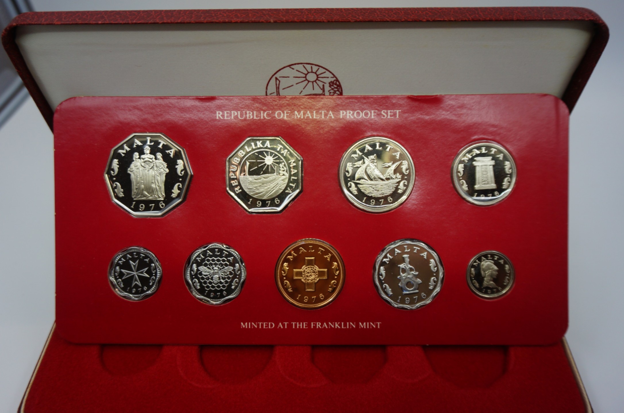 乐游外币首个限时专场—各国精装套币 1976马耳他9枚精制套币