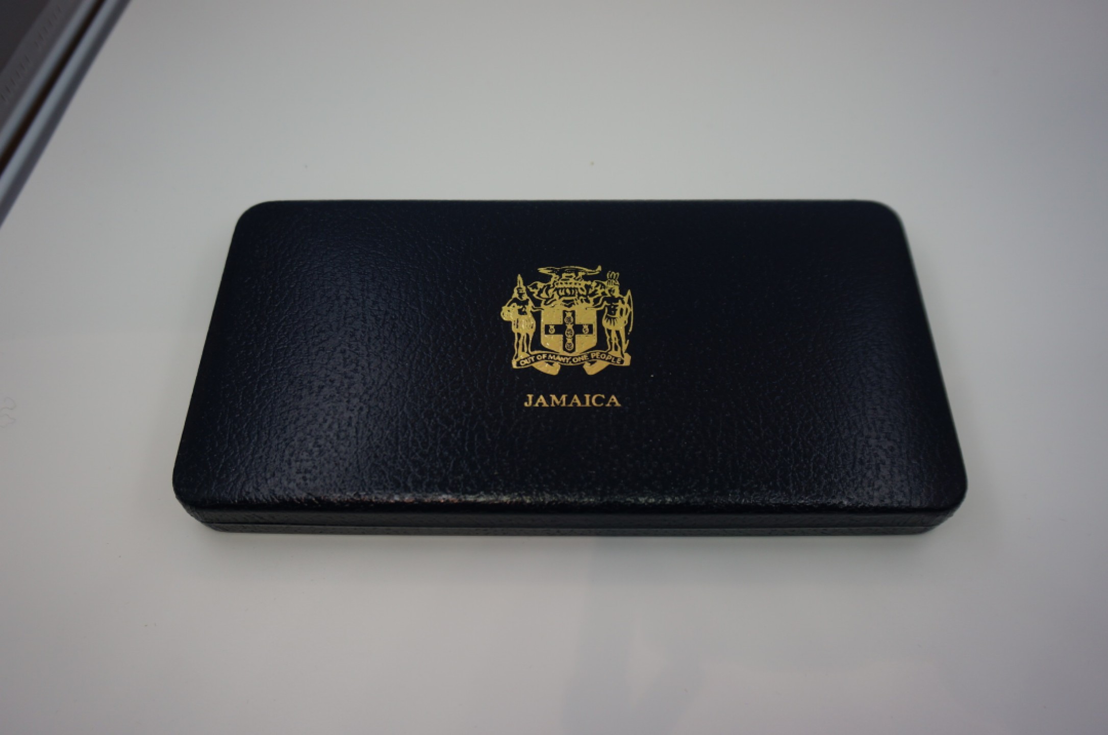 乐游外币首个限时专场—各国精装套币 1979牙买加9枚精制套币含2枚大银币发行量4049套