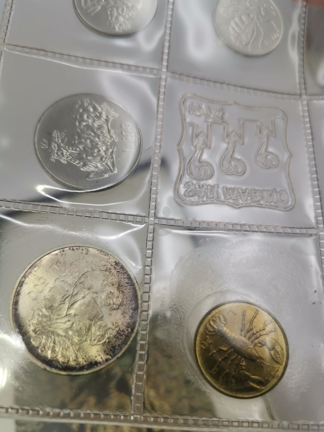 乐游外币首个限时专场—各国精装套币 1974圣马力诺8枚精装套币带银币小动物